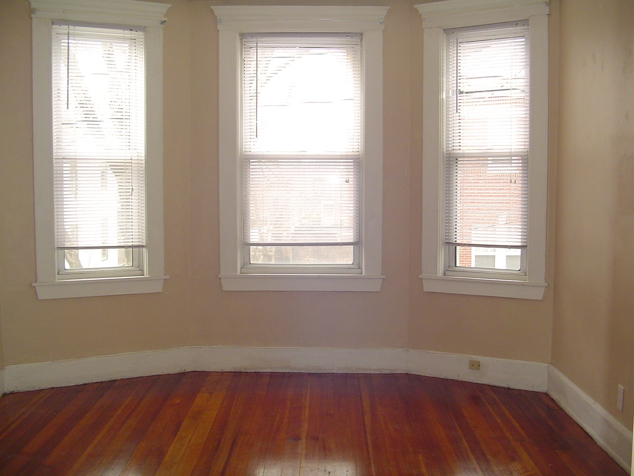 Building Photo - 143 Shawmut St