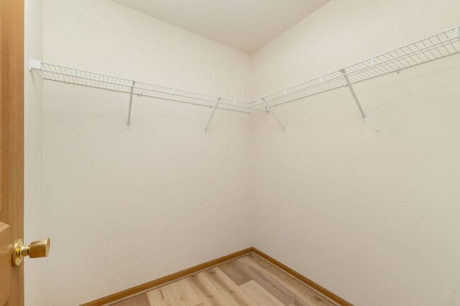 Building Photo - Beautifully Updated Single Family in a Private Community