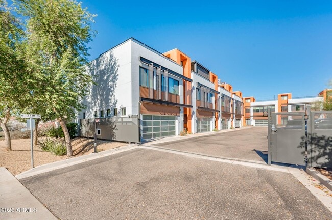 Building Photo - 4416 N 27th Way