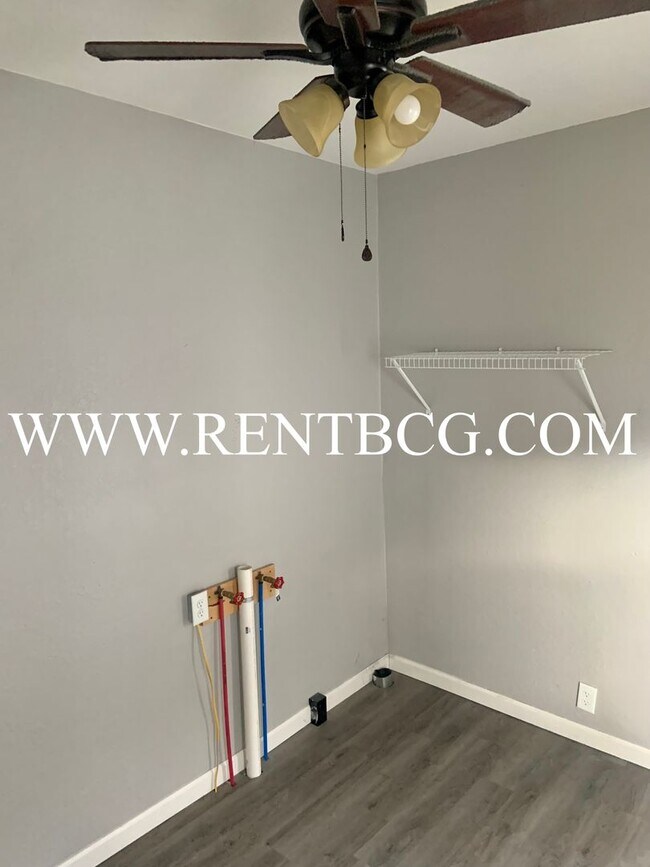 Building Photo - Check Out This 3-Bed/1-Bath Home in Bluffton!