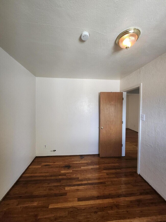 Building Photo - 1306 Los Tomases Dr NW