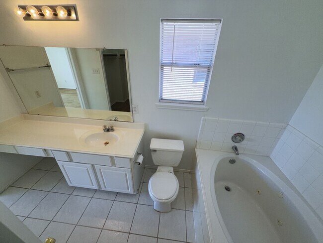 Building Photo - 6658 Sharpstown Green Cir