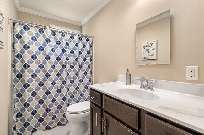 Building Photo - 1 Elm St