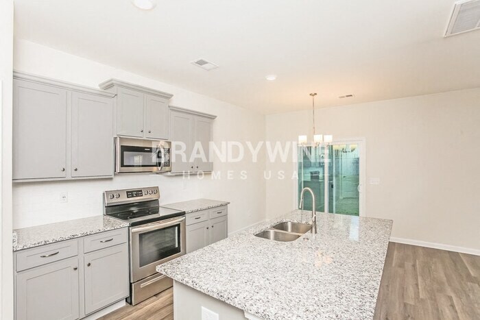 Building Photo - 423 Stonyhurst Dr
