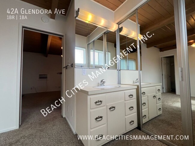 Building Photo - Amazing 1 Bedroom 1 Bath Triplex steps fro...