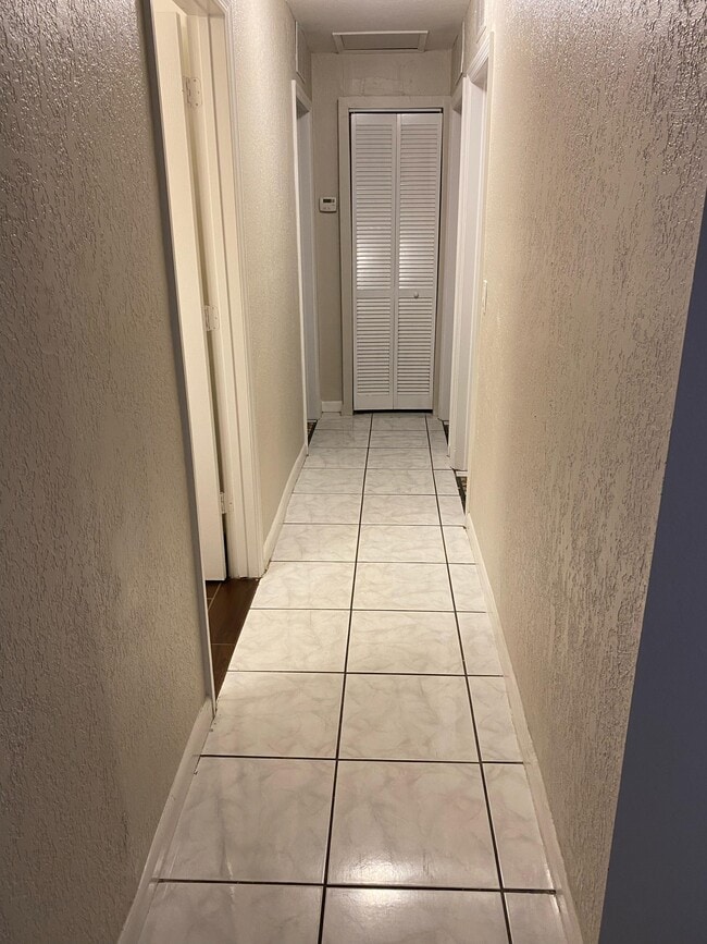 Building Photo - 1219 S 10th St