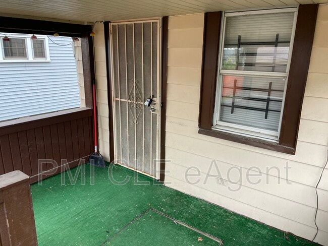 Building Photo - 2037 Bunts Rd