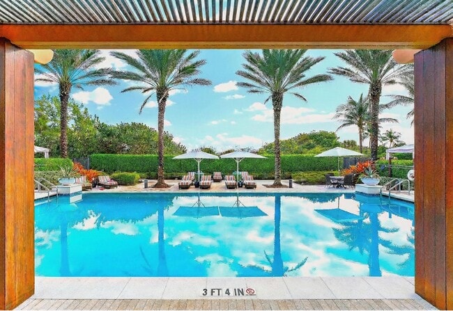 Building Photo - 155 S Ocean Ave