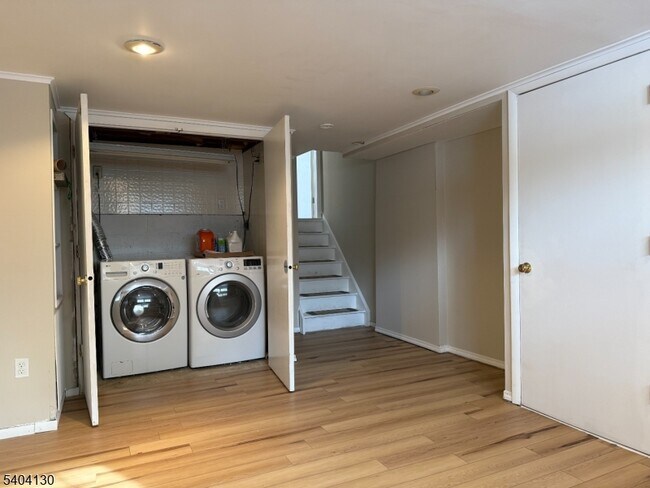 Building Photo - 126 Sagamore Dr