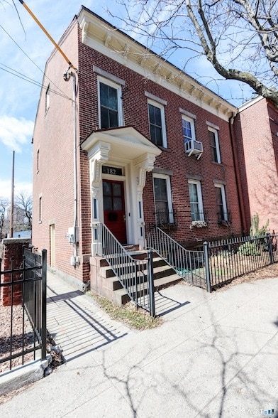Building Photo - 182 Chestnut St