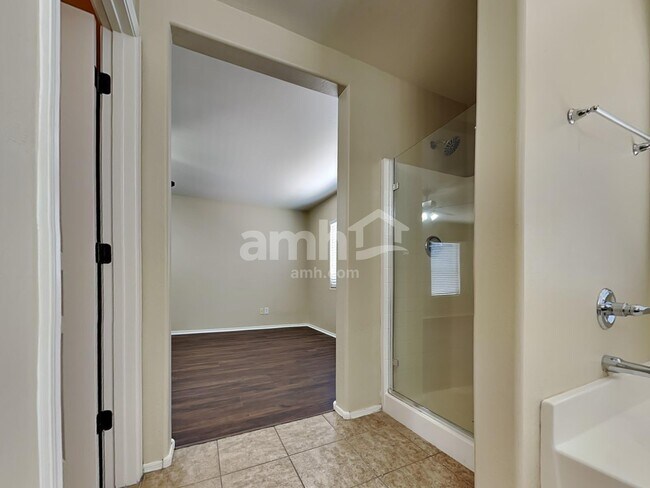 Building Photo - 3774 E Santa Fe Ln