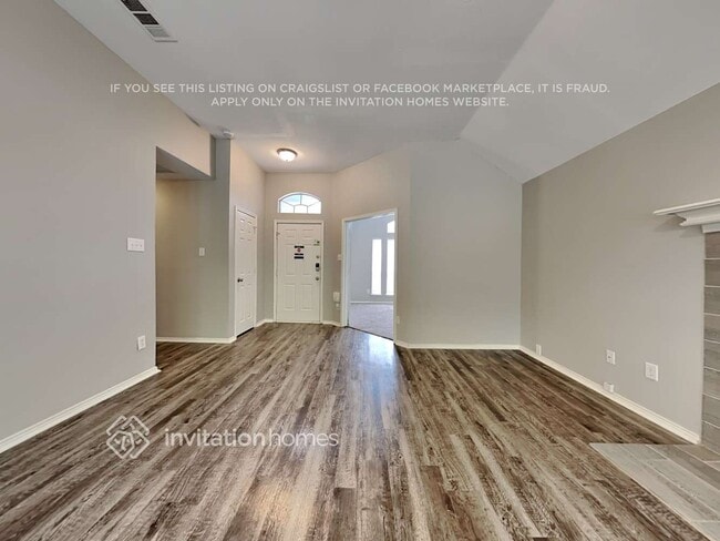 Building Photo - 221 Mulberry Ln