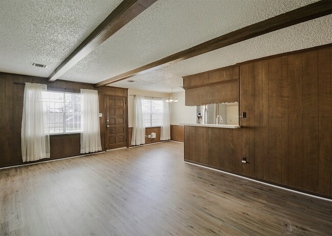 Building Photo - 13915 Roundstone Ln