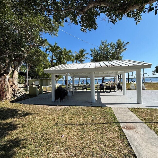 Building Photo - 63 Bass Ave