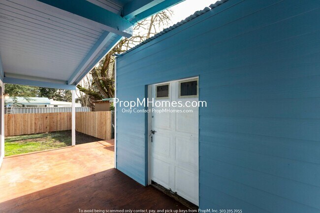 Building Photo - Fully Updated Home in Aloha - Large Yard!