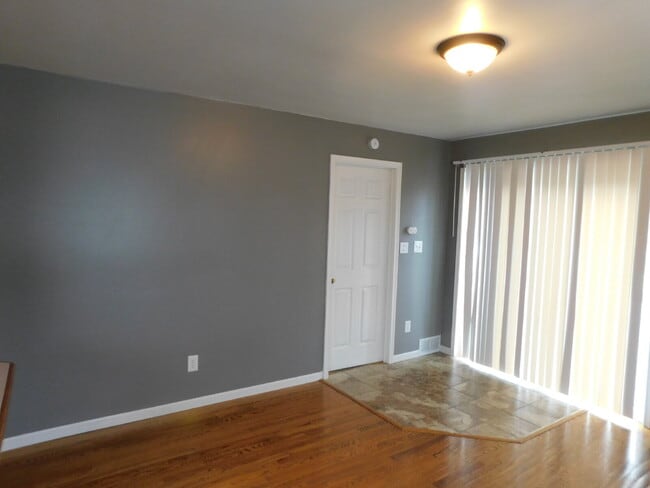 Building Photo - Move In Ready Ranch