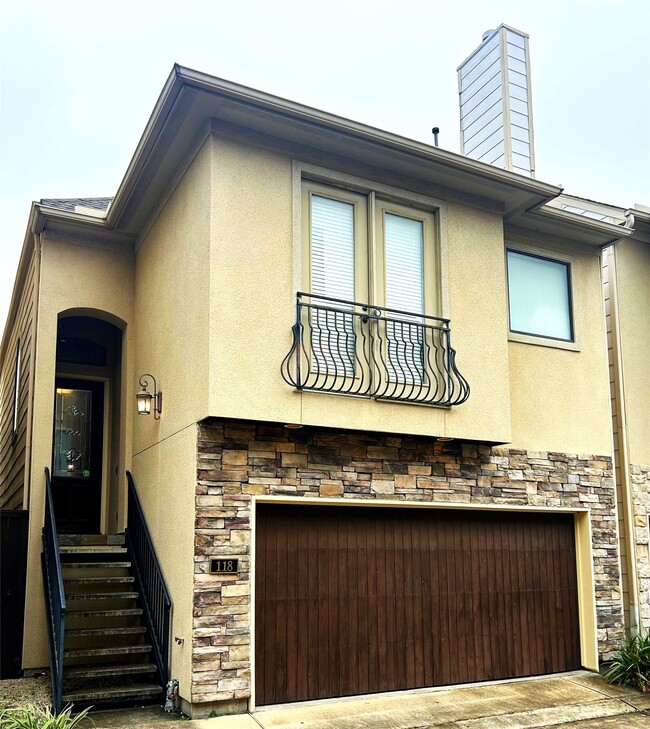 Building Photo - 6353 Richmond Ave.