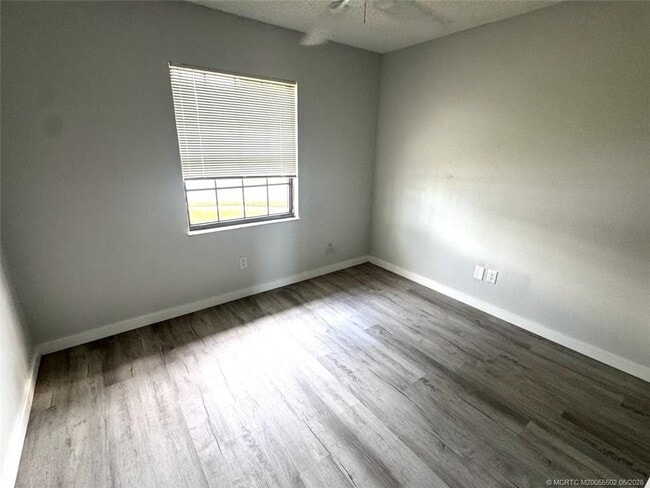 Building Photo - 2398 SE Breckenridge Cir