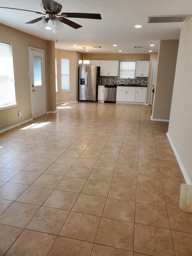 Building Photo - 16315 Lynn Crest Ct