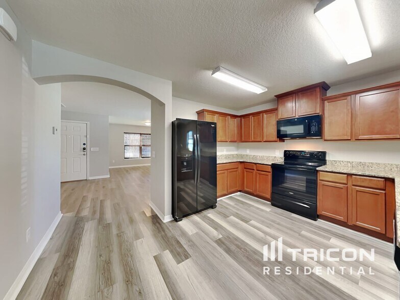Building Photo - 591 Swallowtail Dr