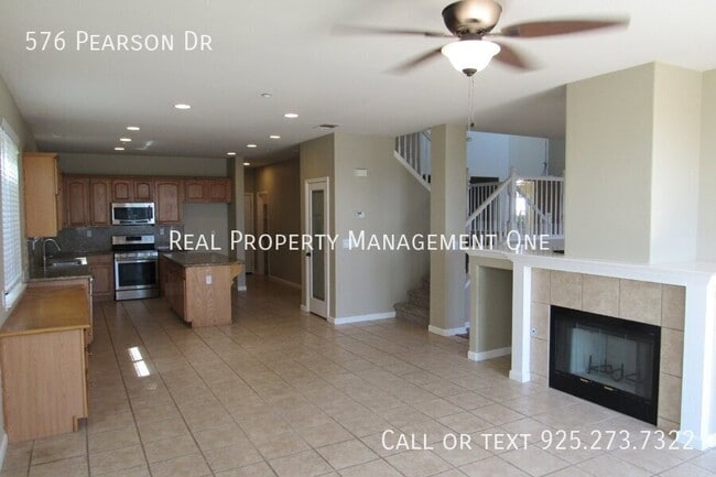 Building Photo - 576 Pearson Dr