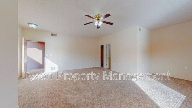 Building Photo - 4401 Beresford Ln NW