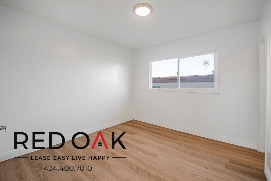 Building Photo - 1115 W 111th St