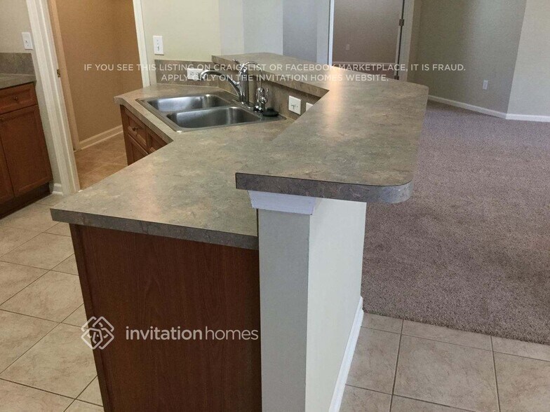 Building Photo - 13610 Canoe Ct