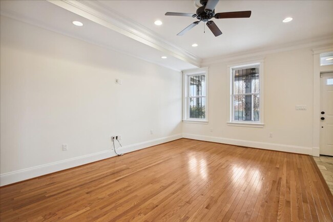 Building Photo - Pet Friendly Luxury DC TH - 3 bed +  3.5 B...