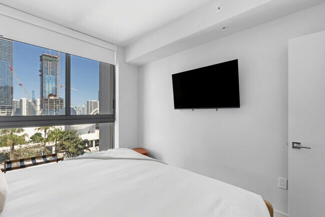 Building Photo - 11 NE 6th St