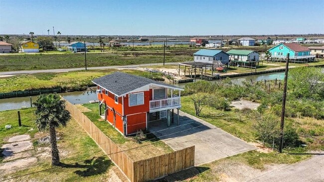 Building Photo - Waterfront Property