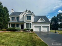 Building Photo - 25 Knight Dr E