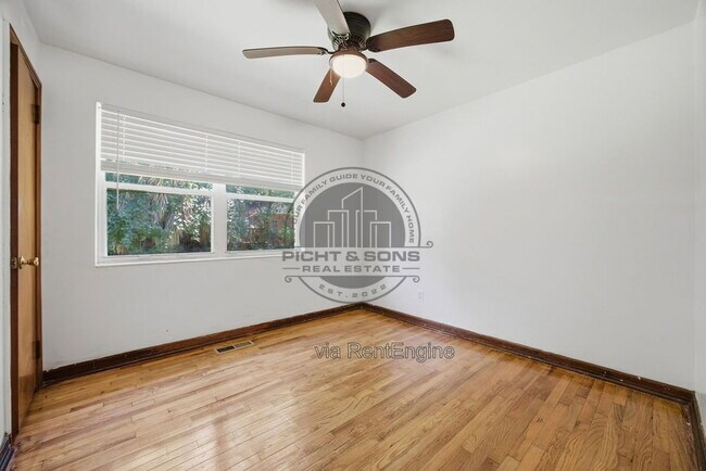 Building Photo - 2203 Amelia Cir