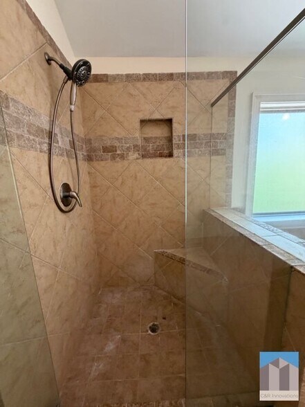 Building Photo - 4805 Carriage Bridge Ln