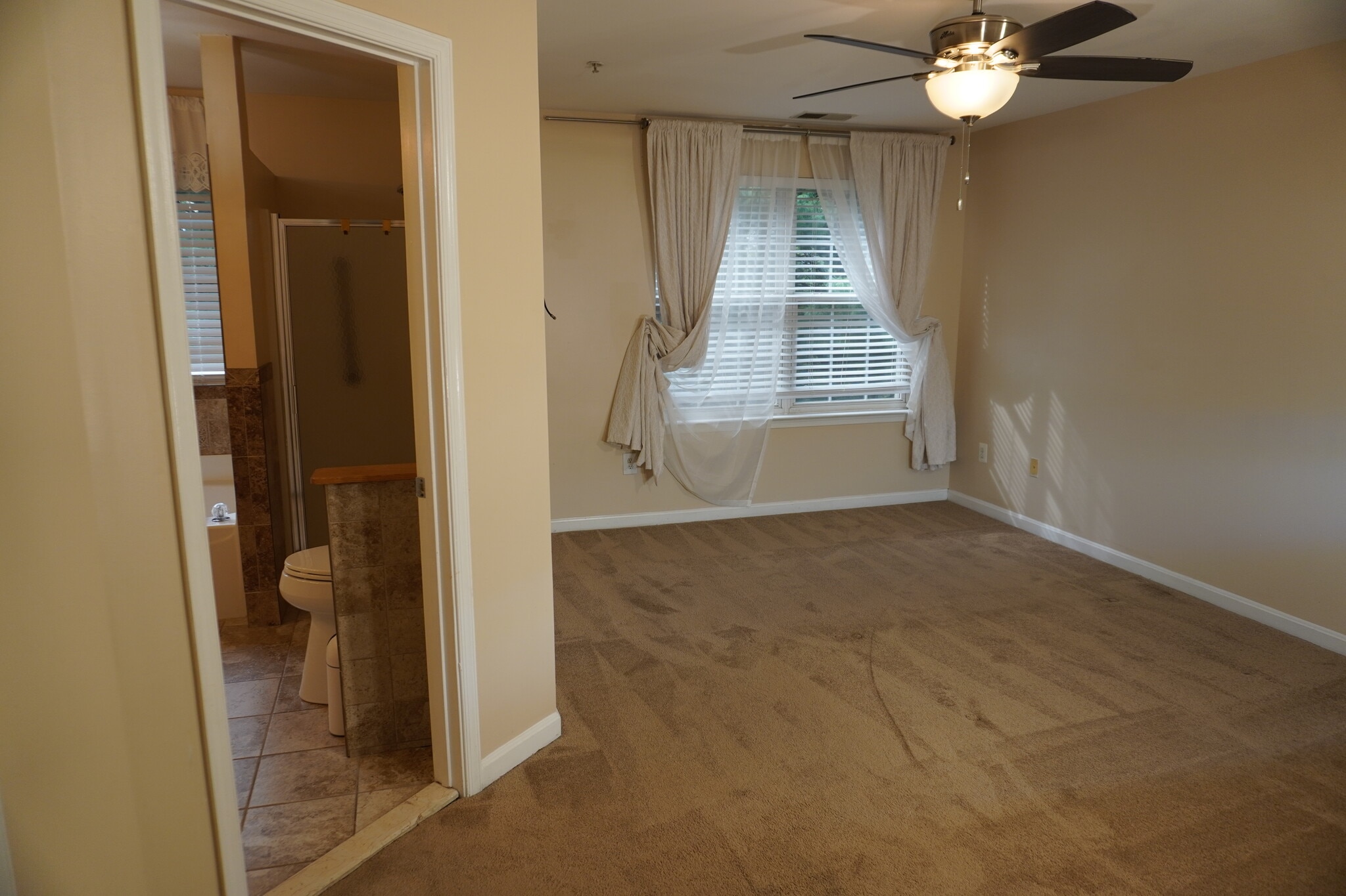 Building Photo - 8381 Township Dr