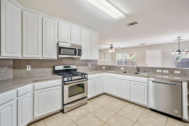 Building Photo - Bright and Beautiful Open-Concept Home!