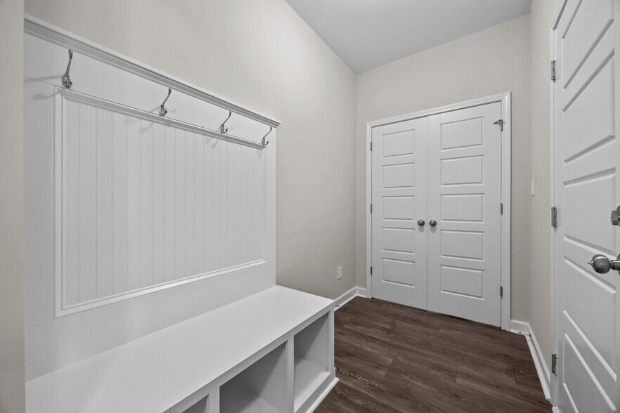 Building Photo - 1165 Camellia Dr
