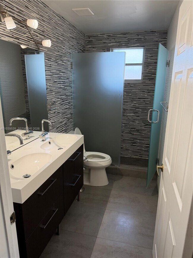 Building Photo - 1552 NW 135th Ave