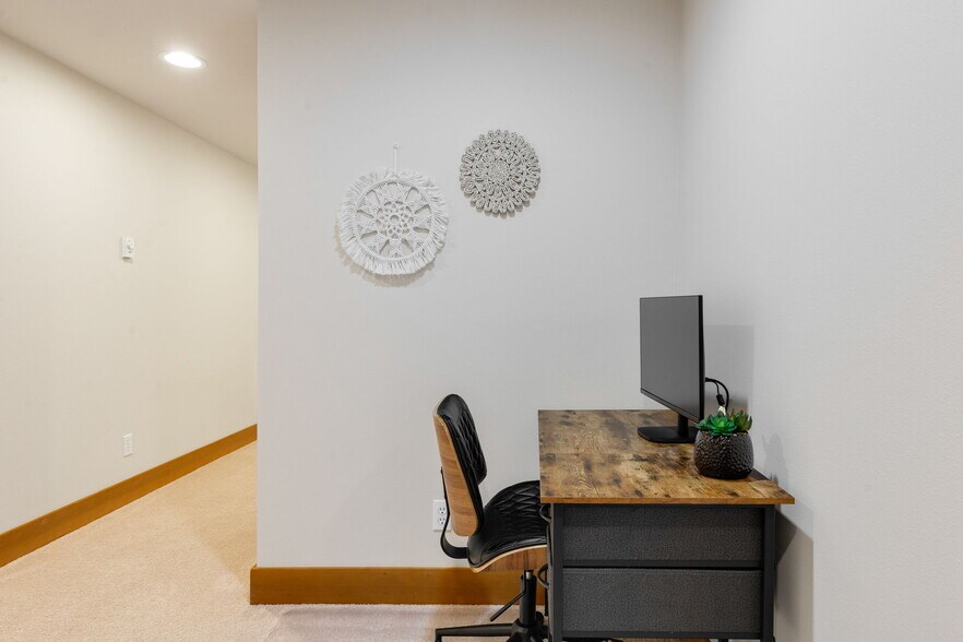 Building Photo - 3006 SW Hinds St