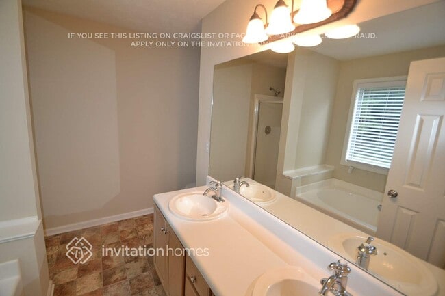 Building Photo - 1564 Snow Hill Dr