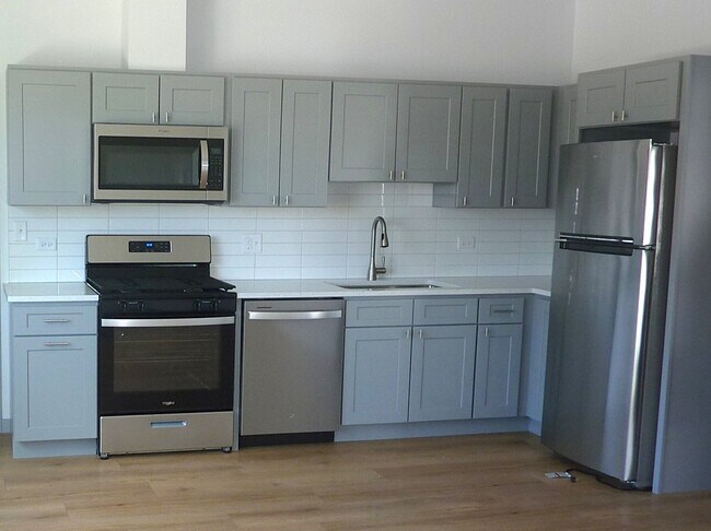 Building Photo - 9522 S 53rd Ave