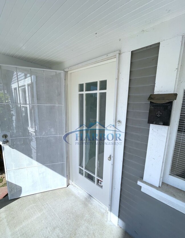 Building Photo - Beautiful 3-Bedroom Home with Spacious Liv...