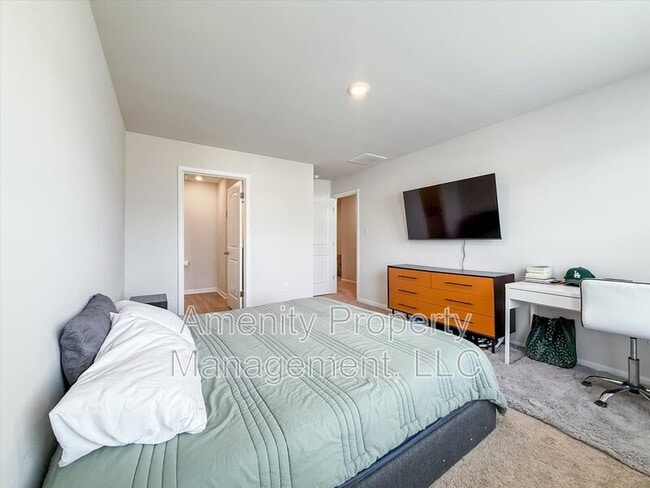Building Photo - 1527 Auckland Ct