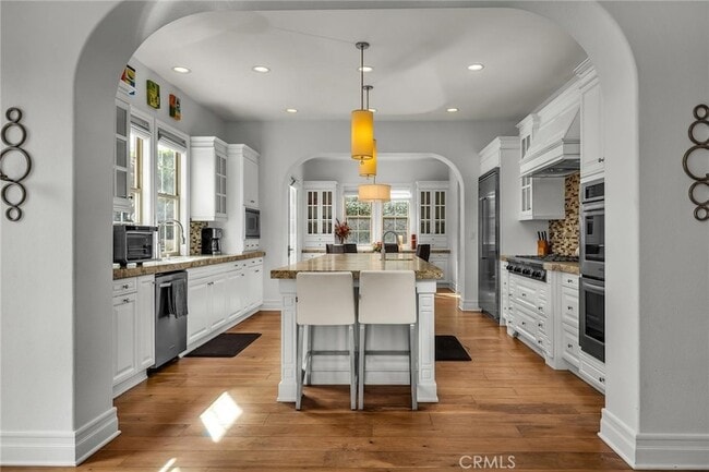 Building Photo - 8001 S Ocean Bluff Dr