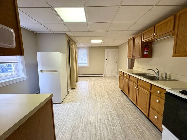 Building Photo - 220 Hill St