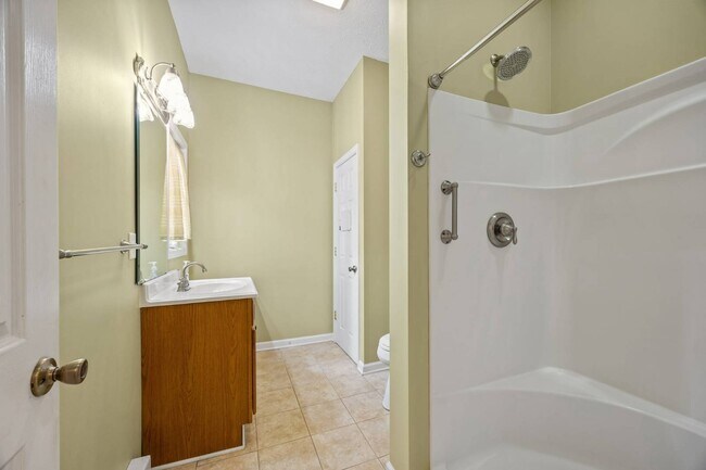 Building Photo - 200 Waterford Dr