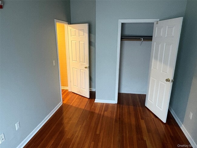 Building Photo - 4 E Main St