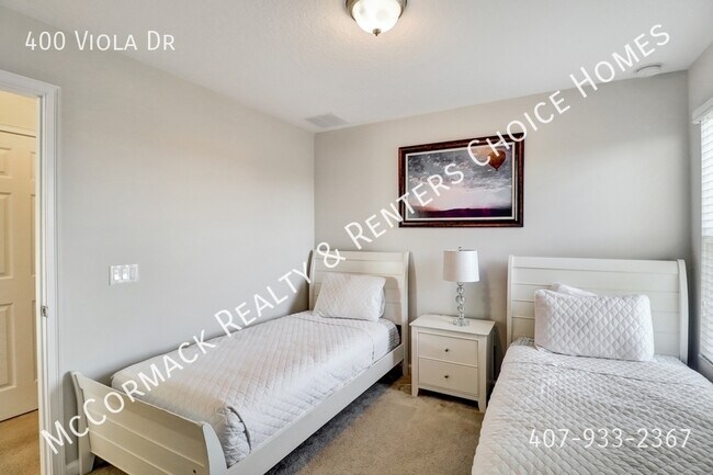 Building Photo - 400 Viola Dr