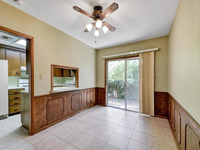 Building Photo - 206 Park Ln