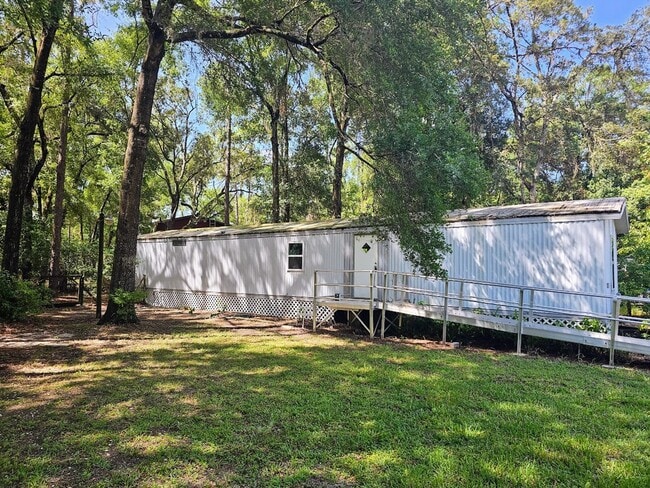 Primary Photo - Charming 2 Bed, 2 Bath Mobile Home in a Qu...